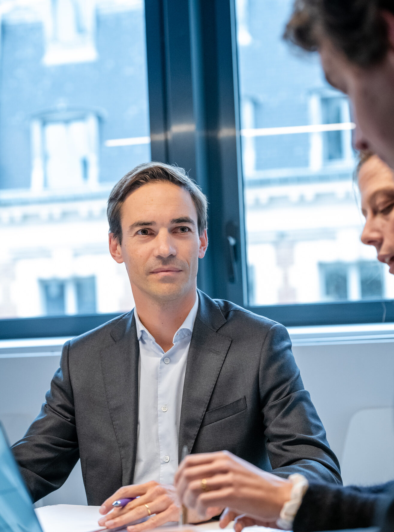 Photographie corporate mise en situation Photographie corporate mise en situation