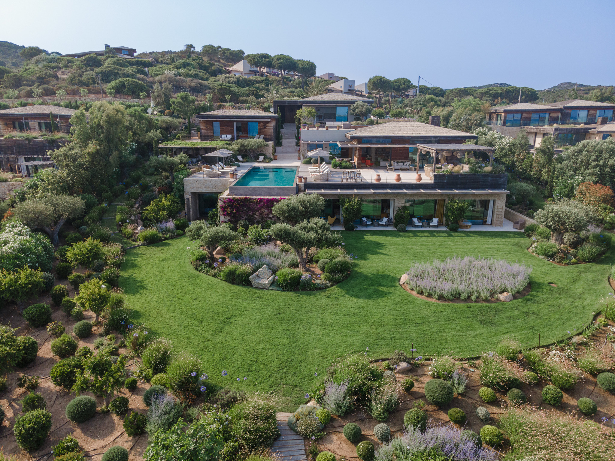 @studio-alterego.com Photographie au drone d'une villa