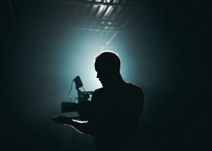 pexels-kyle-loftus-3379934